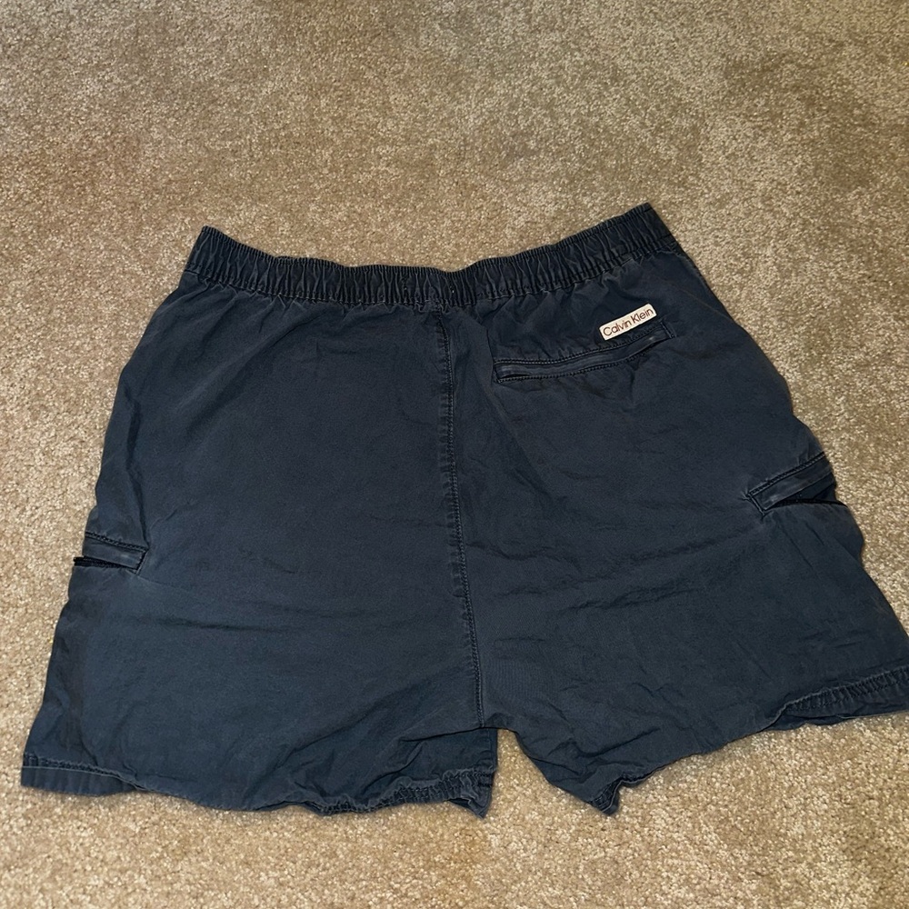 Calvin Klein Cargo Shorts with Relaxed Fit & Zipper Pockets